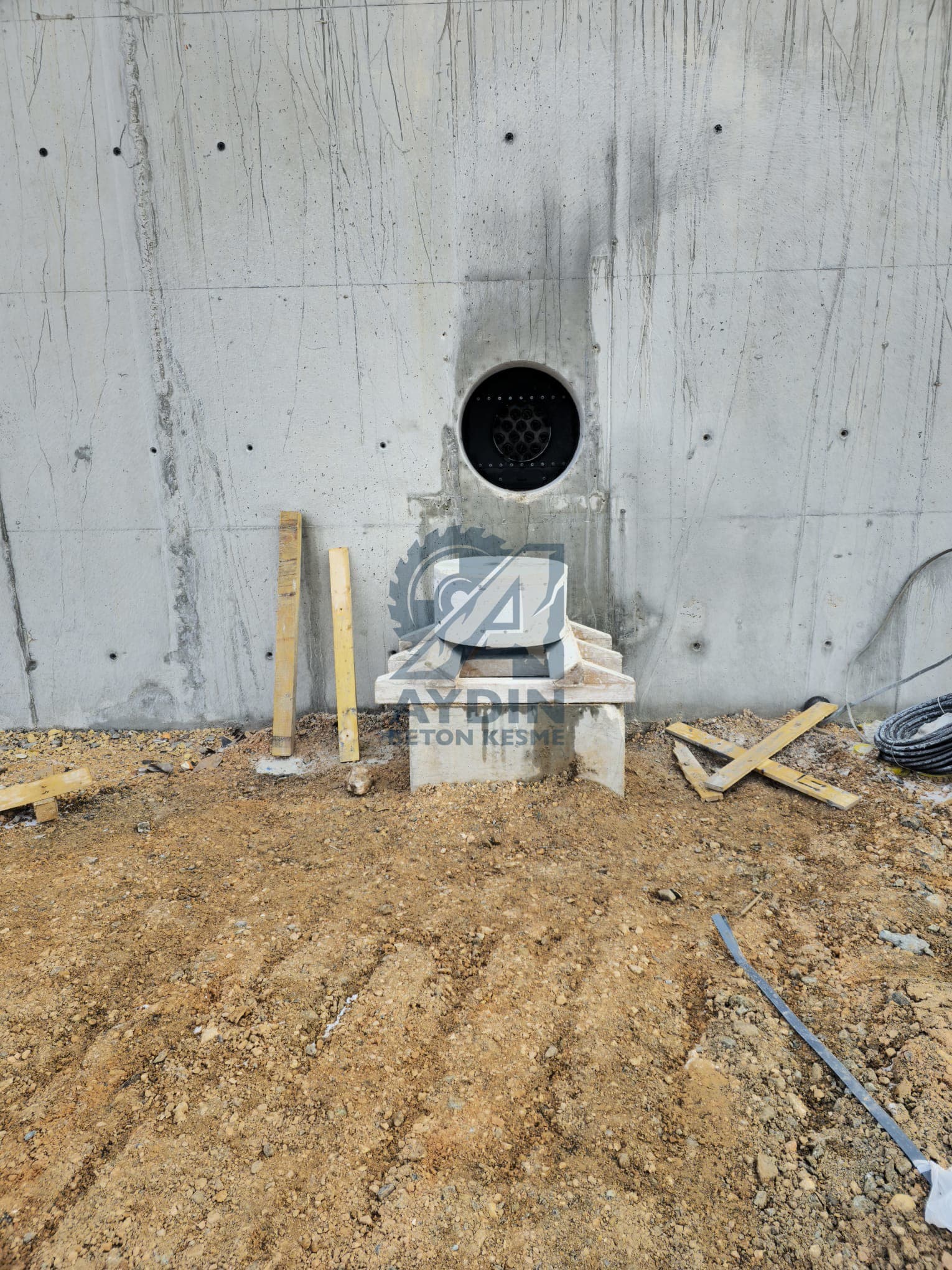 Aydın Karot Delme - Ø200 mm Klima Hattı